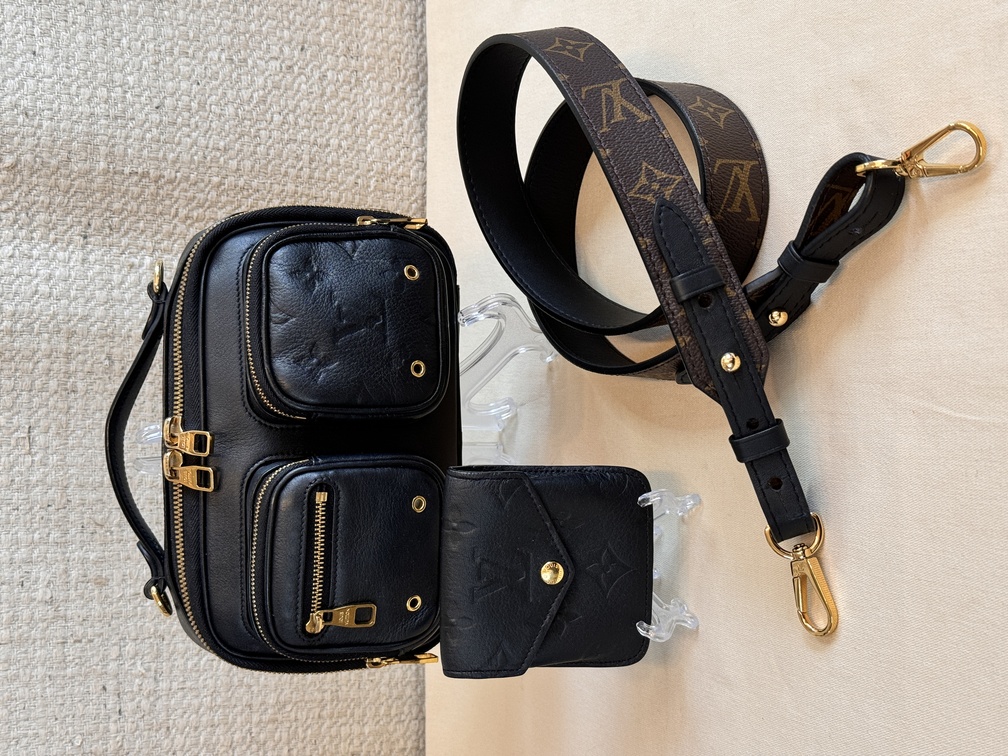 Black leather louis vuitton crossbody on sale